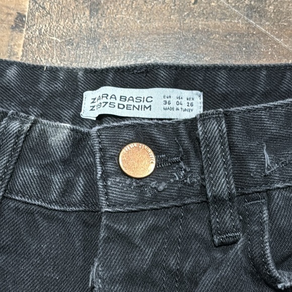 Zara shorts jean Black Distressed Denim Sequin Accents size 4 frayed - Picture 4 of 5